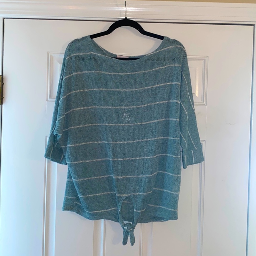 Size : Small. Pale . Pale Aqua w/ white stripes top. Brand: Pink Lily